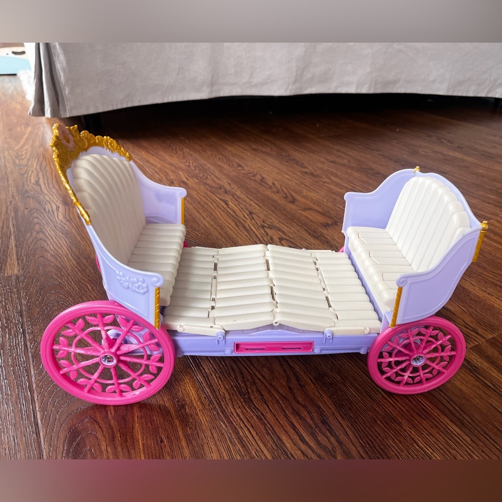 Barbie 12 Dancing Princesses Expandable Carriage Expanding Purple 2005 as is